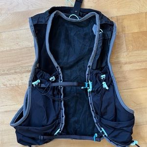 Women’s Ultimate Direction Ultra Vesta 6.0 Mediun Hydration Vest